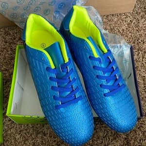 Hawkwell Men’s cleats Size 8